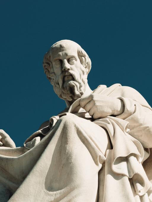 Statue von Platon in Athen