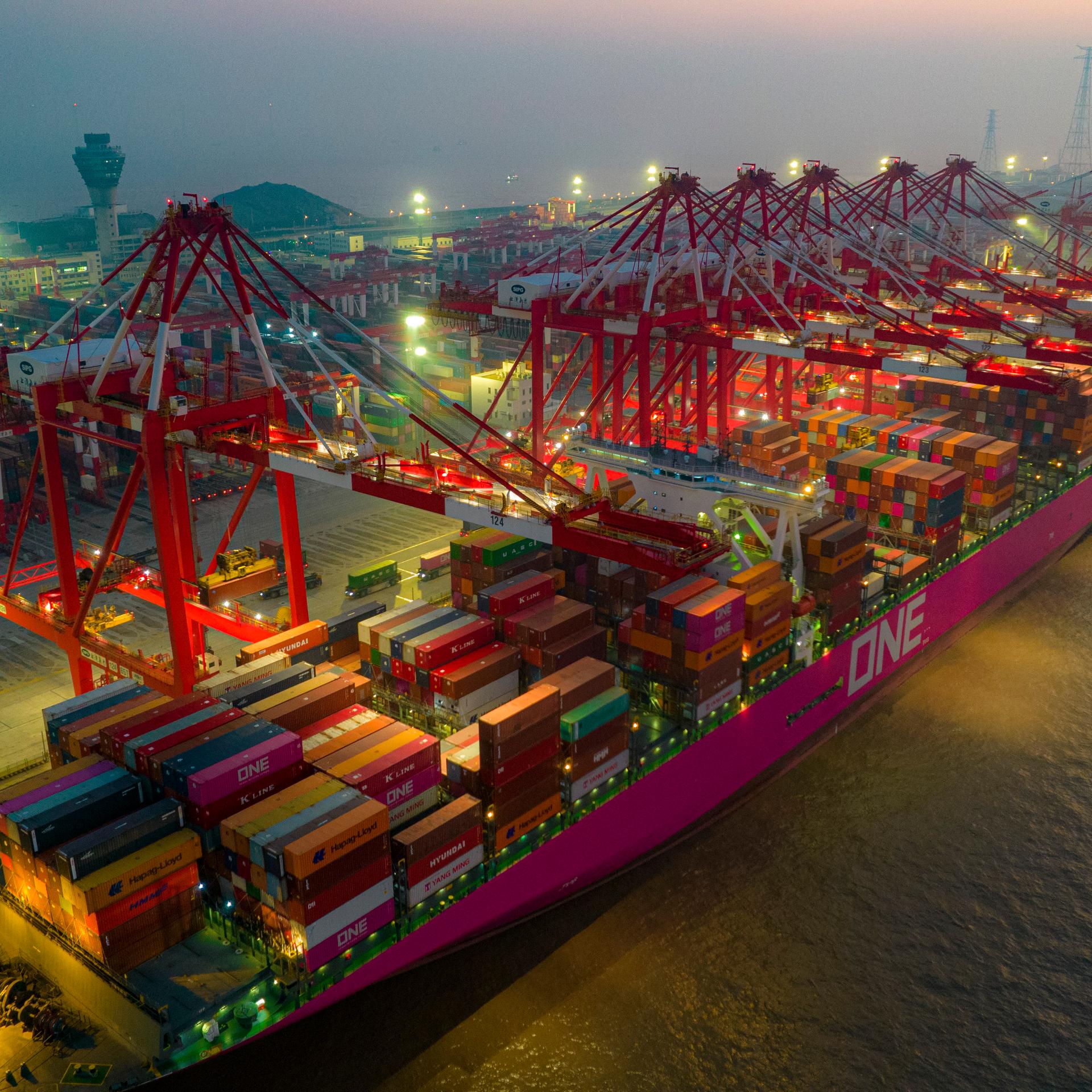 Wirtschaft - Chinas Exporte legen im Mai um mehr a