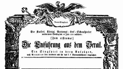 Ein Programmzettel der Uraufführung von Wolfgang Amadeus Mozarts „Die Entführung aus dem Serail“ am 16. Juli 1782 im Hofburgtheater in Wien. Ein Programmzettel der Uraufführung von Wolfgang Amadeus Mozarts „Die Entführung aus dem Serail“ am 16. Juli 1782 im Hofburgtheater in Wien.