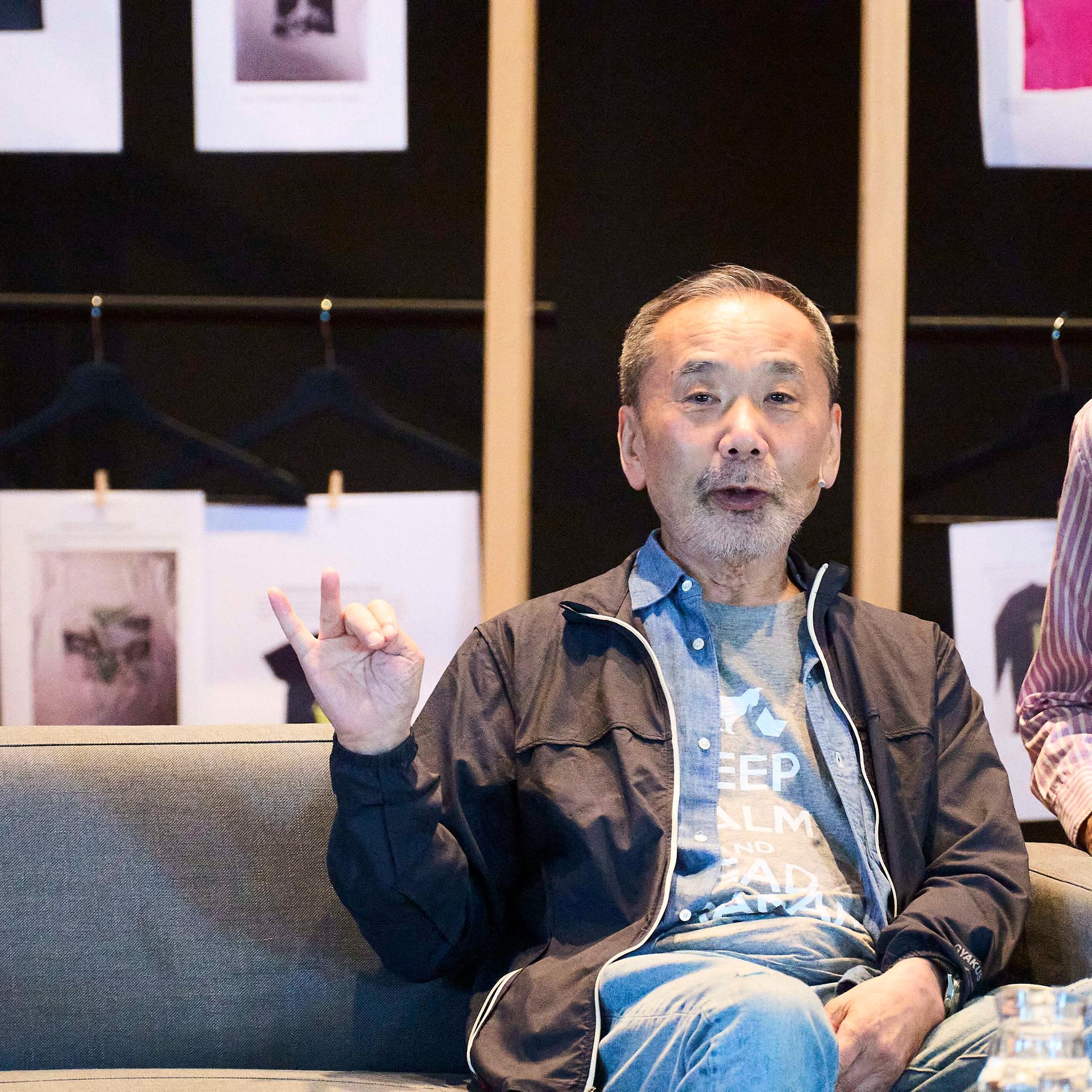 Murakami-Übersetzerin – „Er schreibt einen verständlichen und geschmeidigen Stil“