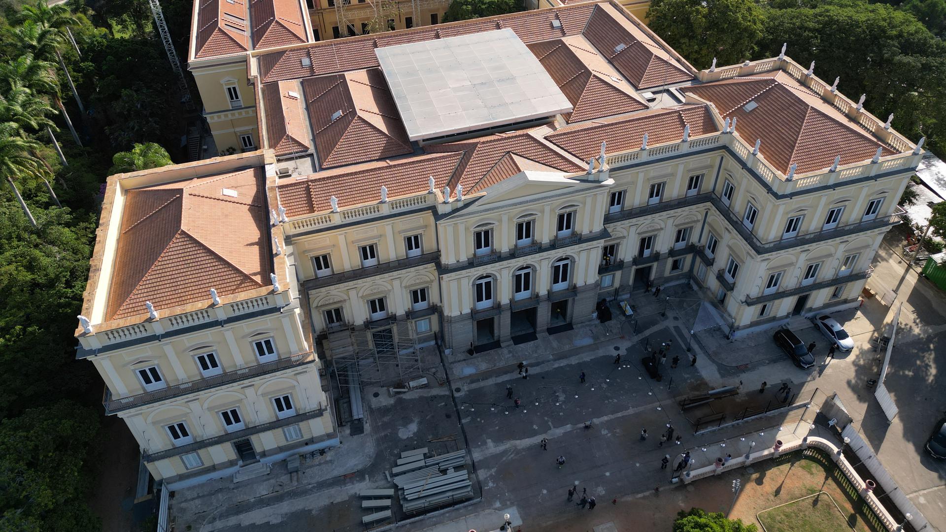 Luftaufnahme des brasilianischen Nationalmuseums im Quinta da Boa Vista Park in Rio de Janeiro.