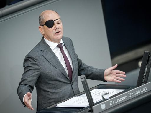 Bundeskanzler Olaf Scholz (SPD), spricht bei der Generaldebatte des Bundestags.