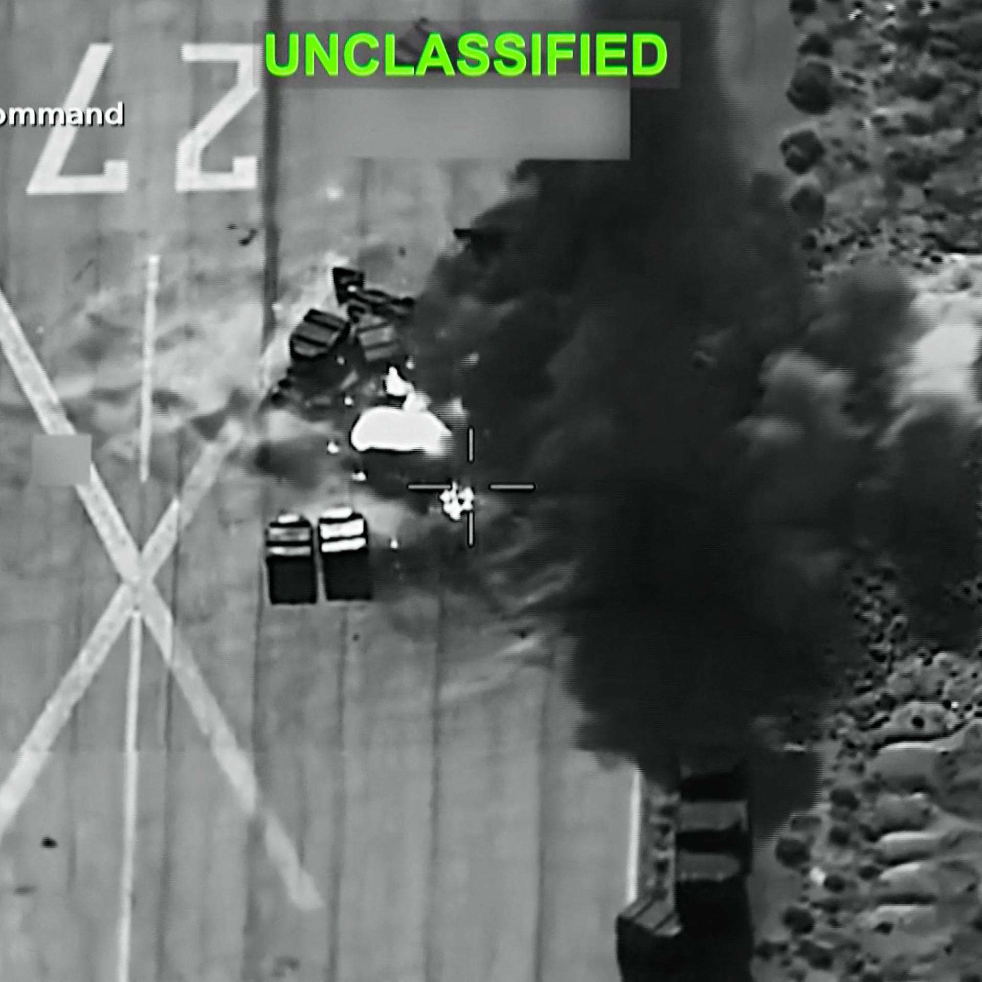 Ein Videoausschnitt des US-Militärzentralkommandos zeigt eine Explosion im Iran.