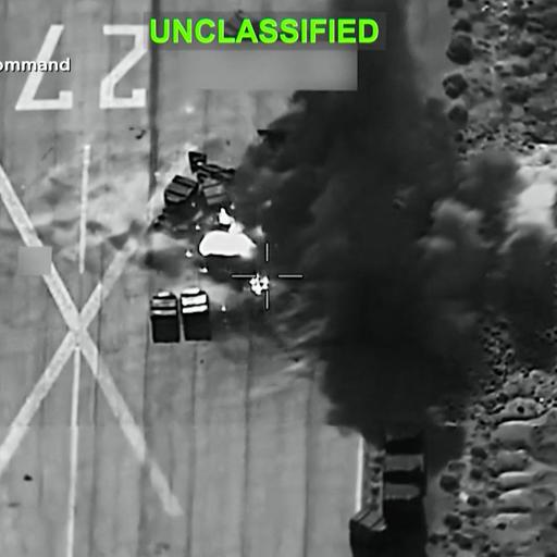 Ein Videoausschnitt des US-Militärzentralkommandos zeigt eine Explosion im Iran.