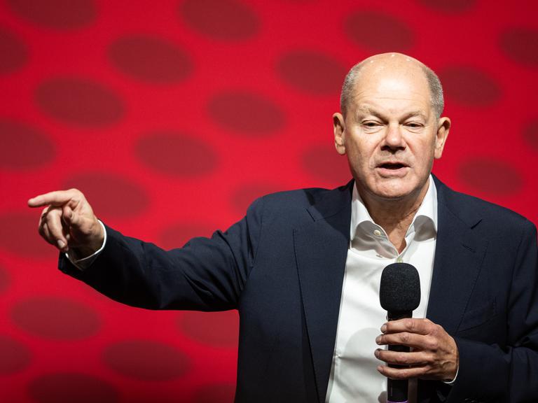 Olaf Scholz (SPD), Bundeskanzler, spricht auf dem 19. DEMO-Kommunalkongress.