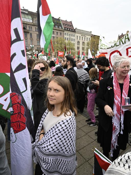 Demonstration im schwedischen Malmö gegen die Teilnahme von Israel am ESC. In der Mitte: Greta Thunberg. Aufnahme vom 09.05.2024. 