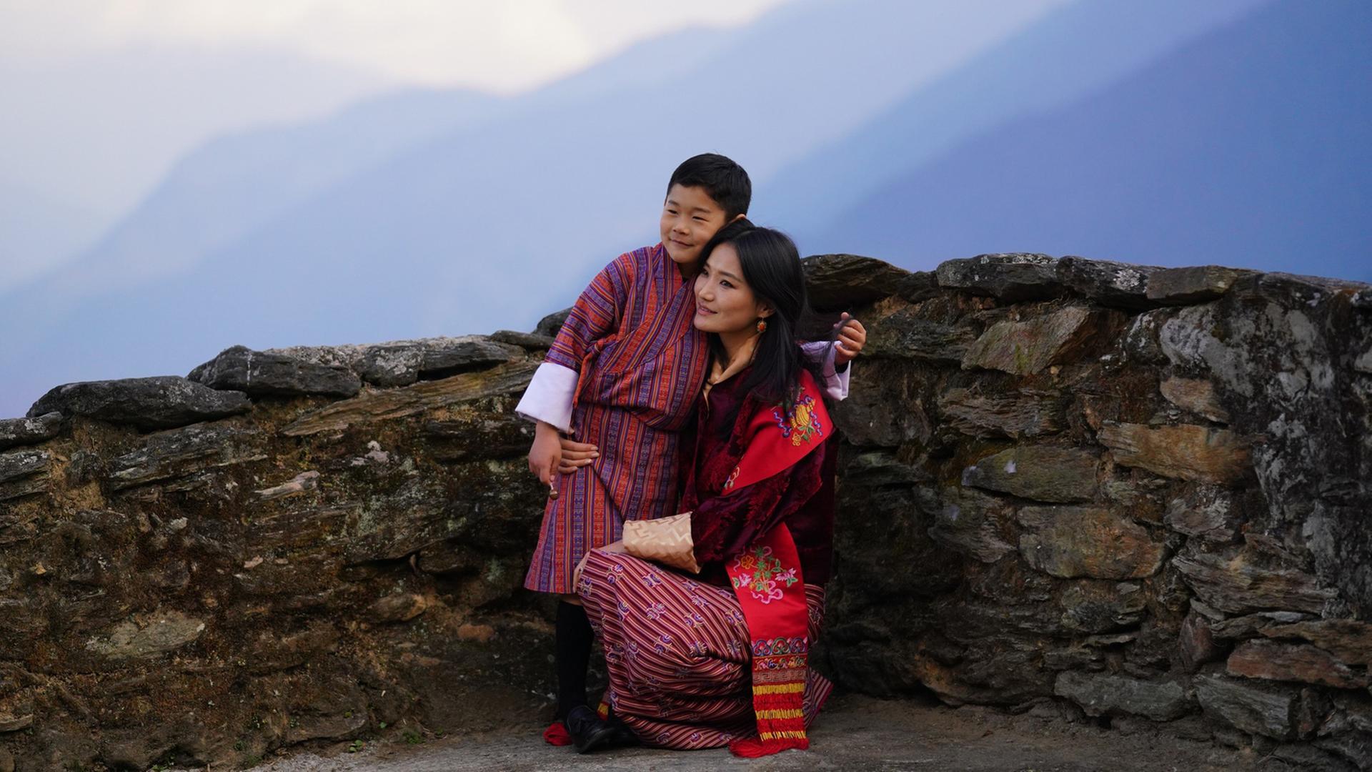 Fortschritt und Glück im Himalaya-Staat - Verordnetes Glück in Bhutan?