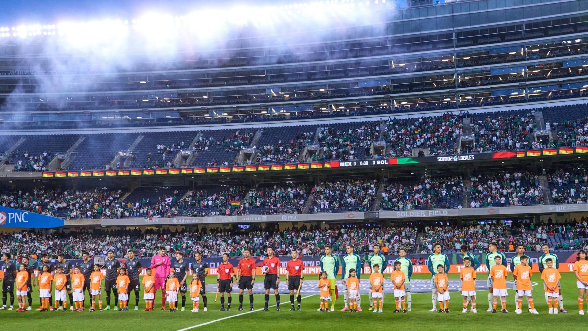 Mexiko und Bolivien vor einem Testspiel