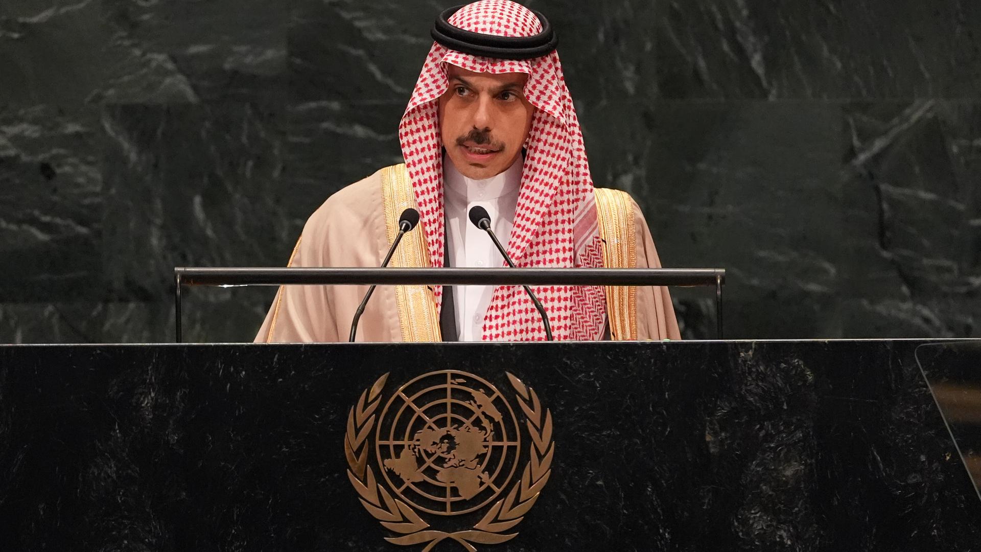 Der Außenminister von Saudi-Arabien, bin Farhan, spricht vor der UNO-Vollversammlung.