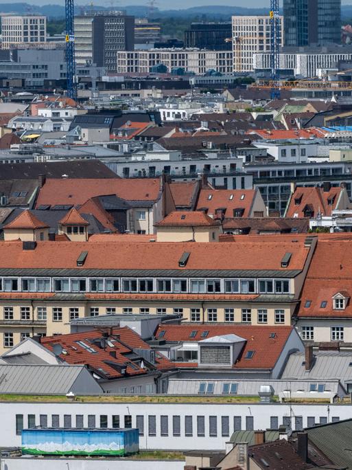 Blick vom großen Turm über die bayerischen Landeshauptstadt München.