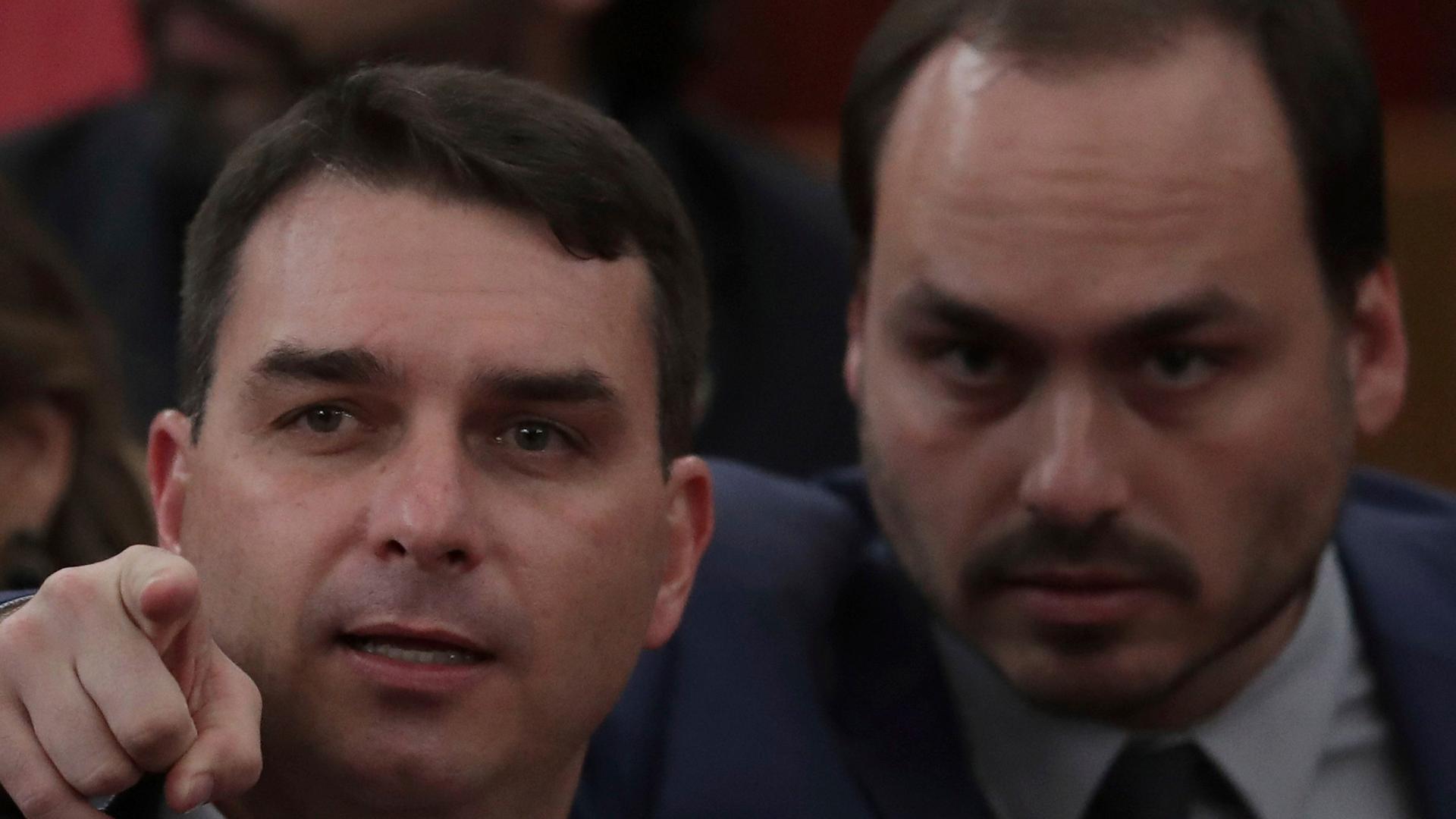 Flavio Bosonaro, links, und Carlos Bolsonaro, rechts, Söhne des ehemaligen brasilianischen Präsidenten Jair Bolsonaro Flavio Bosonaro, links, und Carlos Bolsonaro, rechts, Söhne des ehemaligen brasilianischen Präsidenten Jair Bolsonaro