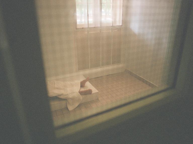 Isolierzimmer in einem Krankenhaus für Psychiatrie Isolierzimmer in einem Krankenhaus für Psychiatrie