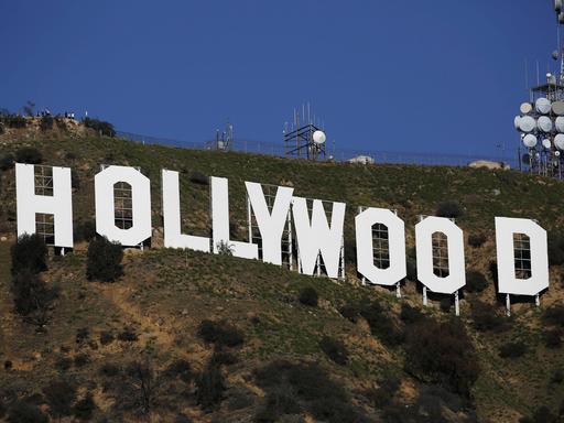 Das berühmte Hollywood Zeichen in den Bergen der Hollywood Hills oberhalb des Stadtteils Hollywood in Los Angeles.