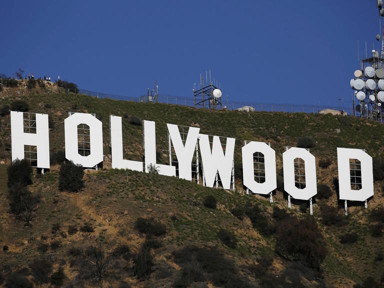Das berühmte Hollywood Zeichen in den Bergen der Hollywood Hills oberhalb des Stadtteils Hollywood in Los Angeles. (Quelle: imago)