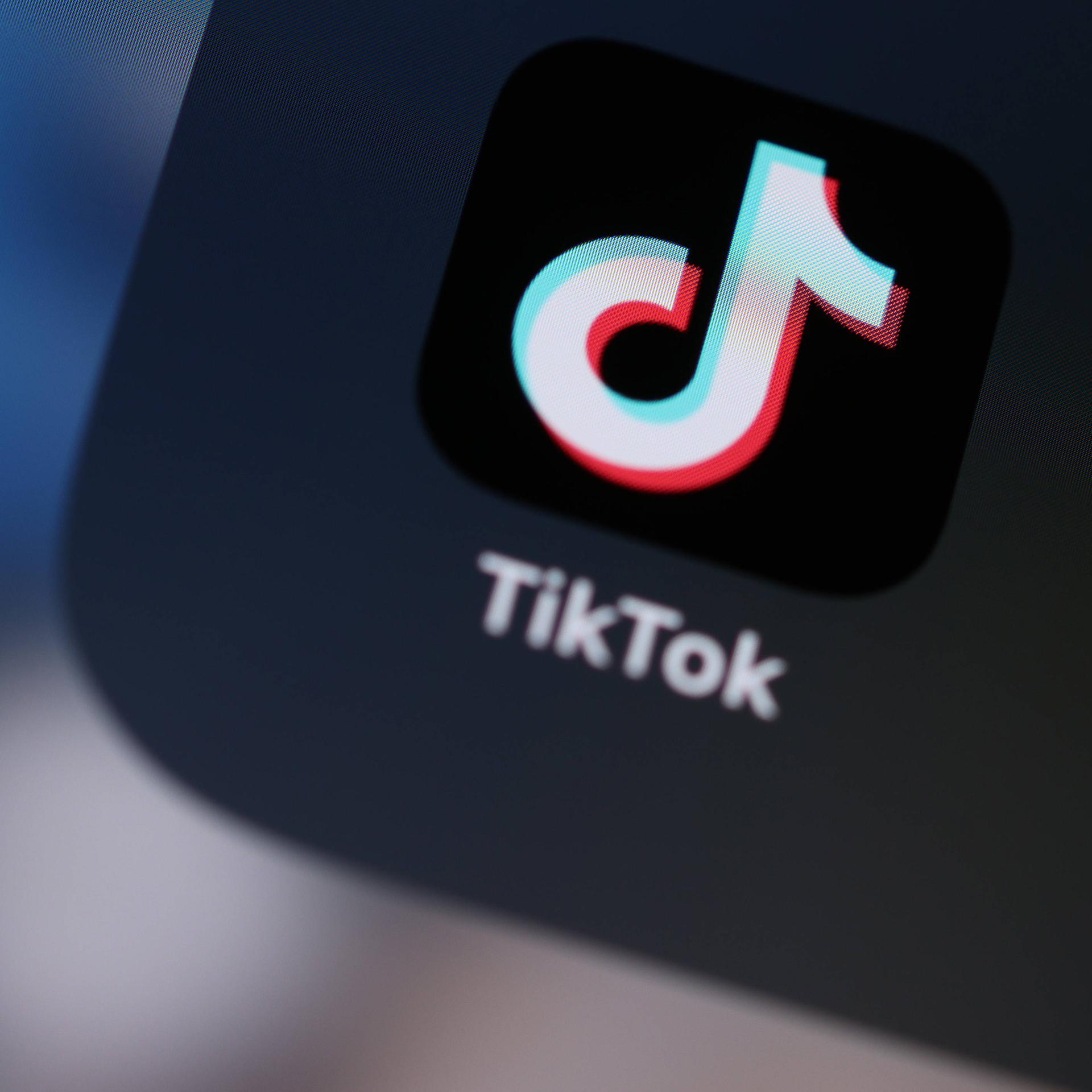 Booktok-Selbstversuch - Eine Literaturkritikerin testet Tiktok