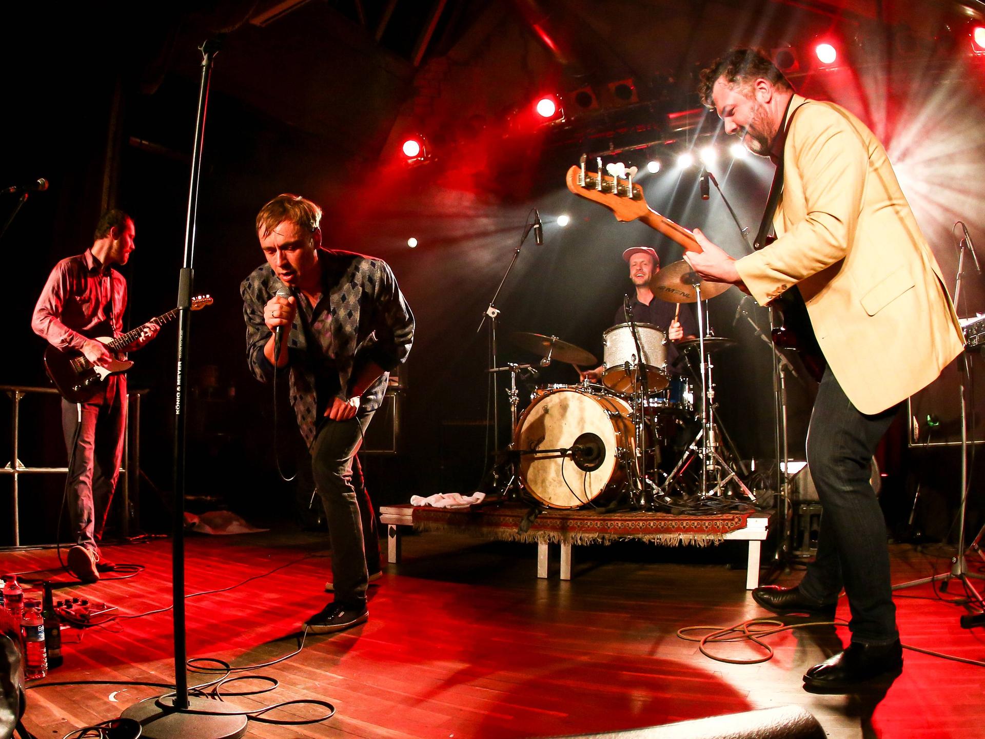 Konzert von The Robocop Kraus, Gesang Thomas Lang, Gitarre Matthias Wendl, Bass Tobias Helmlinger