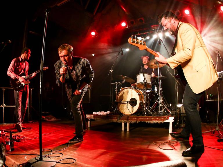 Konzert von The Robocop Kraus, Gesang Thomas Lang, Gitarre Matthias Wendl, Bass Tobias Helmlinger