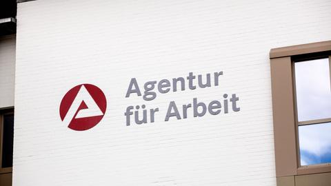 Logo und Schriftzug der Agentur für Arbeit, Jobcenter und Arbeitsamt 