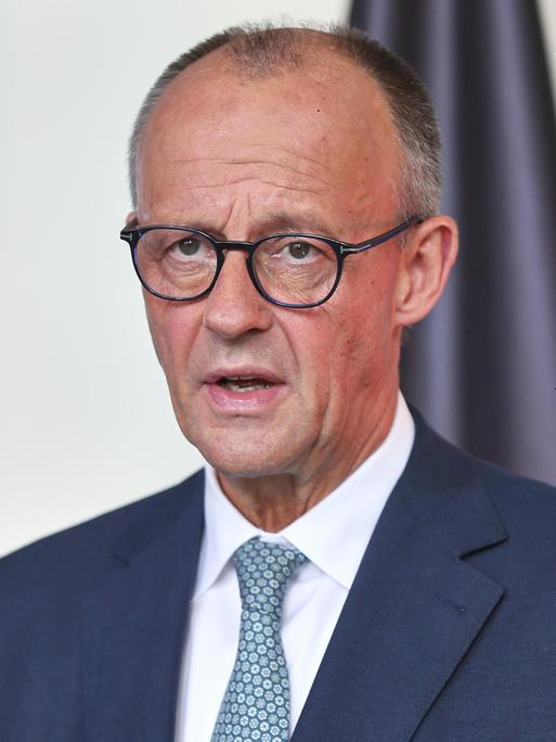 Bundeskanzler Friedrich Merz (CDU) gibt ein Pressestatement