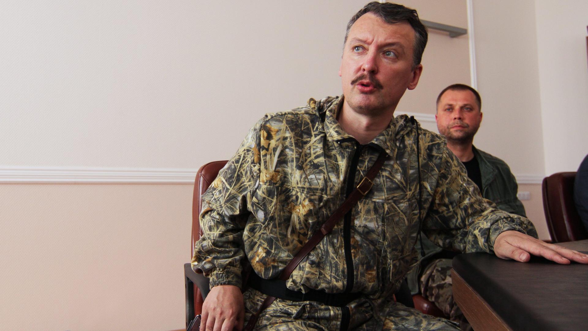 Donezk: Igor Girkin, damals Anführer der russischen Separatisten in der Ostukraine, spricht während einer Pressekonferenz. Donezk: Igor Girkin, damals Anführer der russischen Separatisten in der Ostukraine, spricht während einer Pressekonferenz.