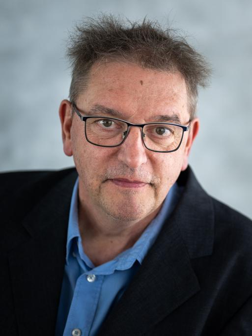 Porträt des Komponisten Manos Tsangaris, Präsident der Akademie der Künste in Berlin