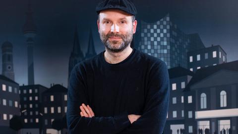 Marc-Uwe Kling, Autor, steht bei einem Fotocall des neuen News-Gemeinschaftsprojekt "Fun Facts"
