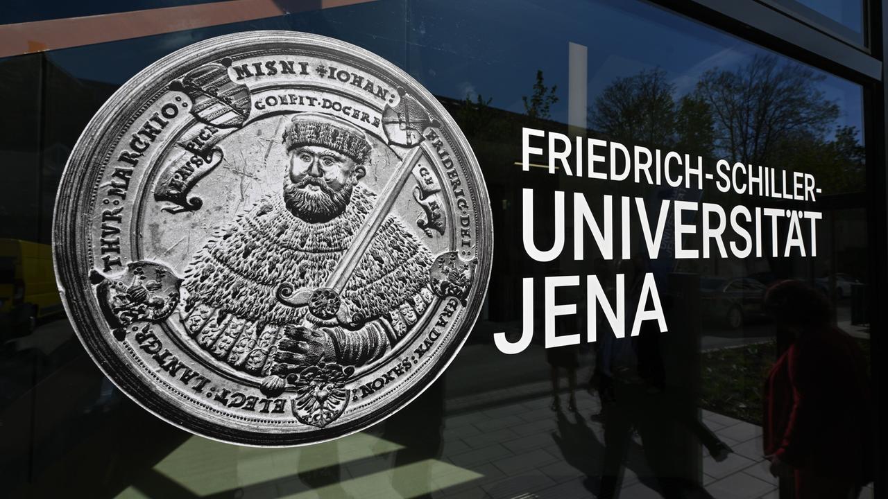 Das Siegel und der Schriftzug der Friedrich-Schiller-Universität Jena