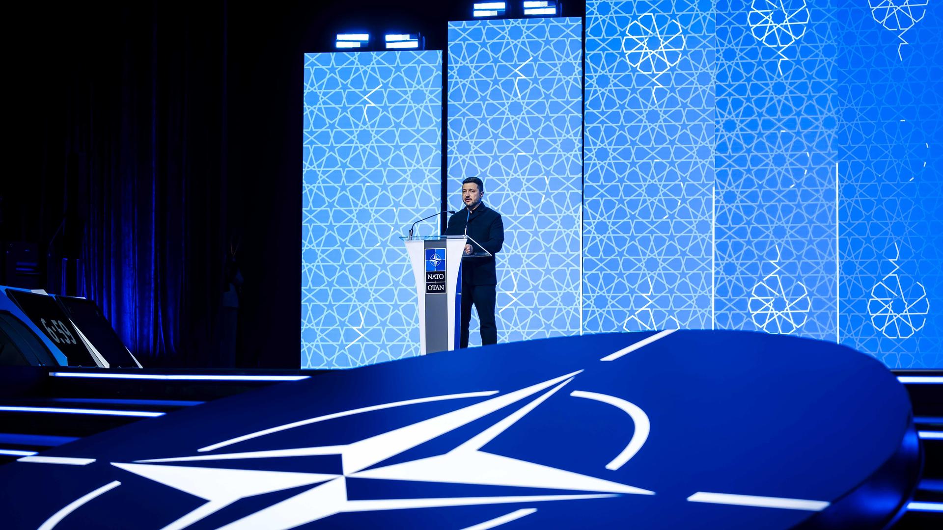Wolodymyr Selenskyj, Präsident der Ukraine, hält am ersten Tag des NATO-Gipfels in der Türkei eine Rede auf dem NATO-Verteidigungsindustrieforum. Wolodymyr Selenskyj, Präsident der Ukraine, hält am ersten Tag des NATO-Gipfels in der Türkei eine Rede auf dem NATO-Verteidigungsindustrieforum.