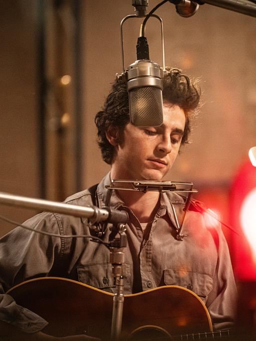 Hollywood-Superstar Timothée Chalamet spielt Bob Dylan im Film „A Complete Unknown“ von James Mangold