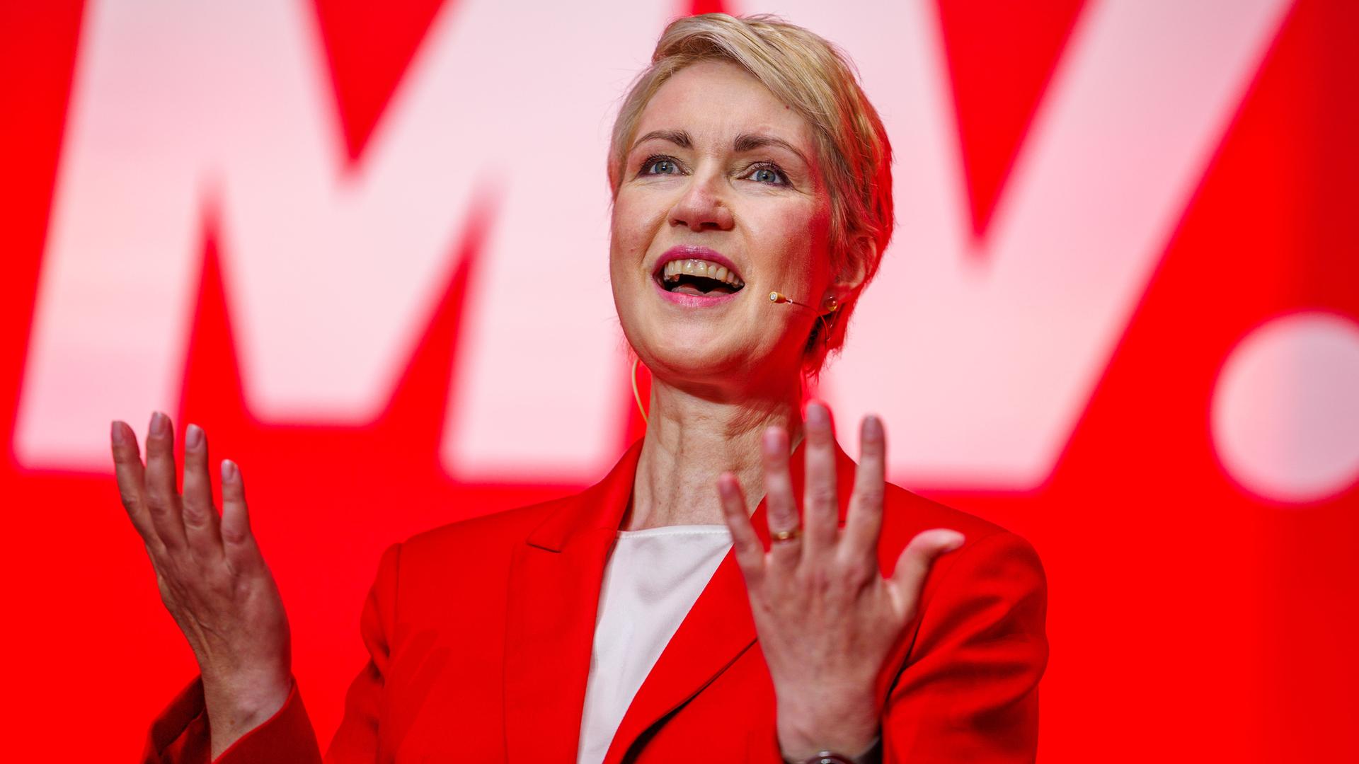 Manuela Schwesig, Ministerpräsidentin von Mecklenburg-Vorpommern und SPD-Landesvorsitzende bei einem Parteitag in Wismar