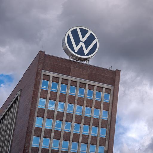 Markenhochhaus des Volkswagenwerks Wolfsburg.