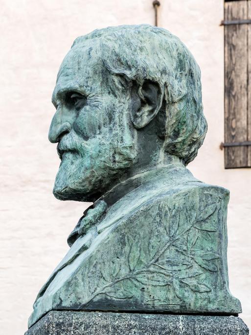 Büste von Guiseppe Verdi 