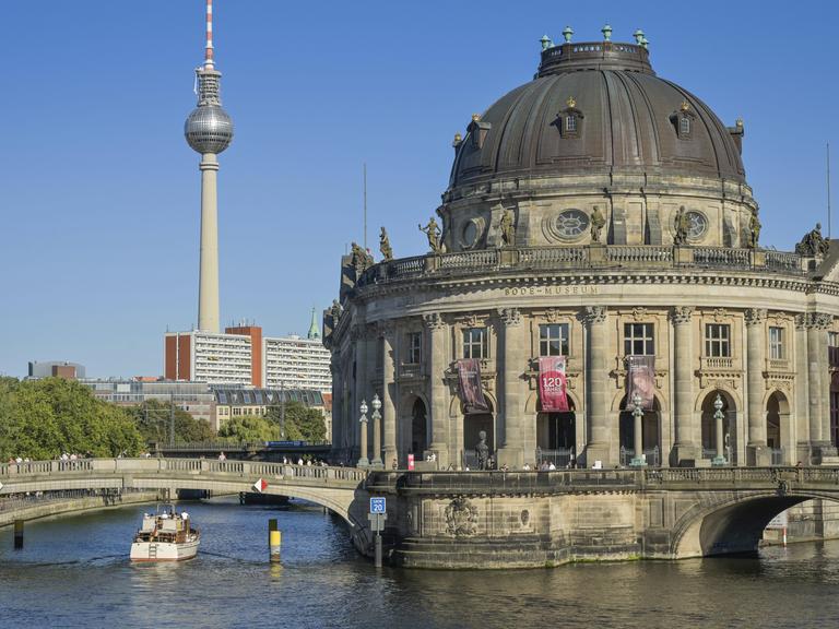 Aussenansicht des Berliner Bode-Museums, das Teil der Museumsinsel ist. 