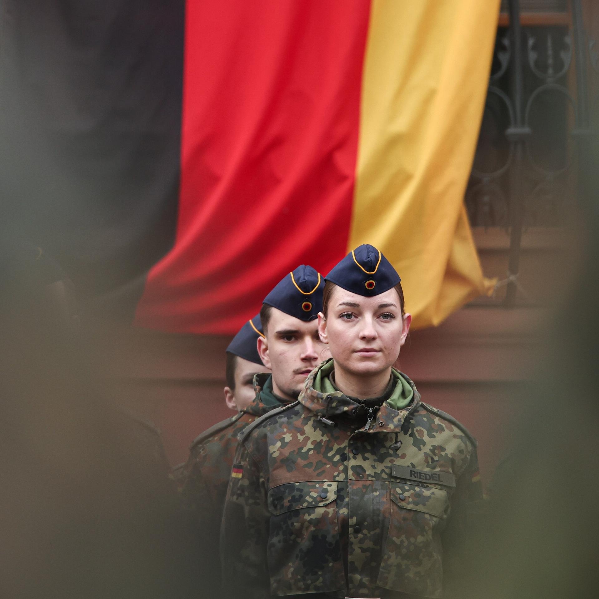 Bundestag - Der neue Wehrdienst kommt ab Januar