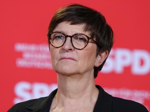 SPD-Parteivorsitzende Saskia Esken bei der Pressekonferenz zur aktuellen Wahlkampagne und dem Wahlprogramm 2025 im Willy-Brandt-Haus in Berlin am 17.12.2024