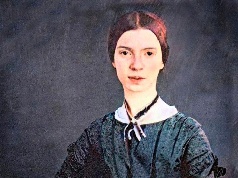 Nachkoloriertes historisches Porträtfoto der amerikanischen Dichterin Emily Elizabeth Dickinson (1830–1886), um 1848