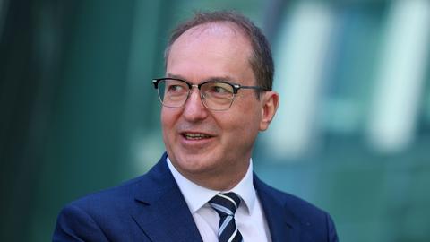 Alexander Dobrindt, Vorsitzender der CSU-Landesgruppe, nach der Sitzung des CSU-Vorstands am 28.04.2025 in München 