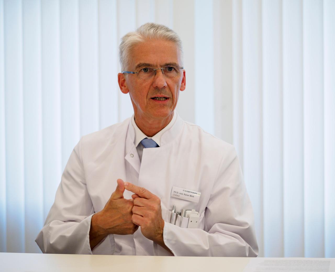 Dr. Rainer Wirth ist Chefarzt für Geriatrie am Marien Hospital Herne