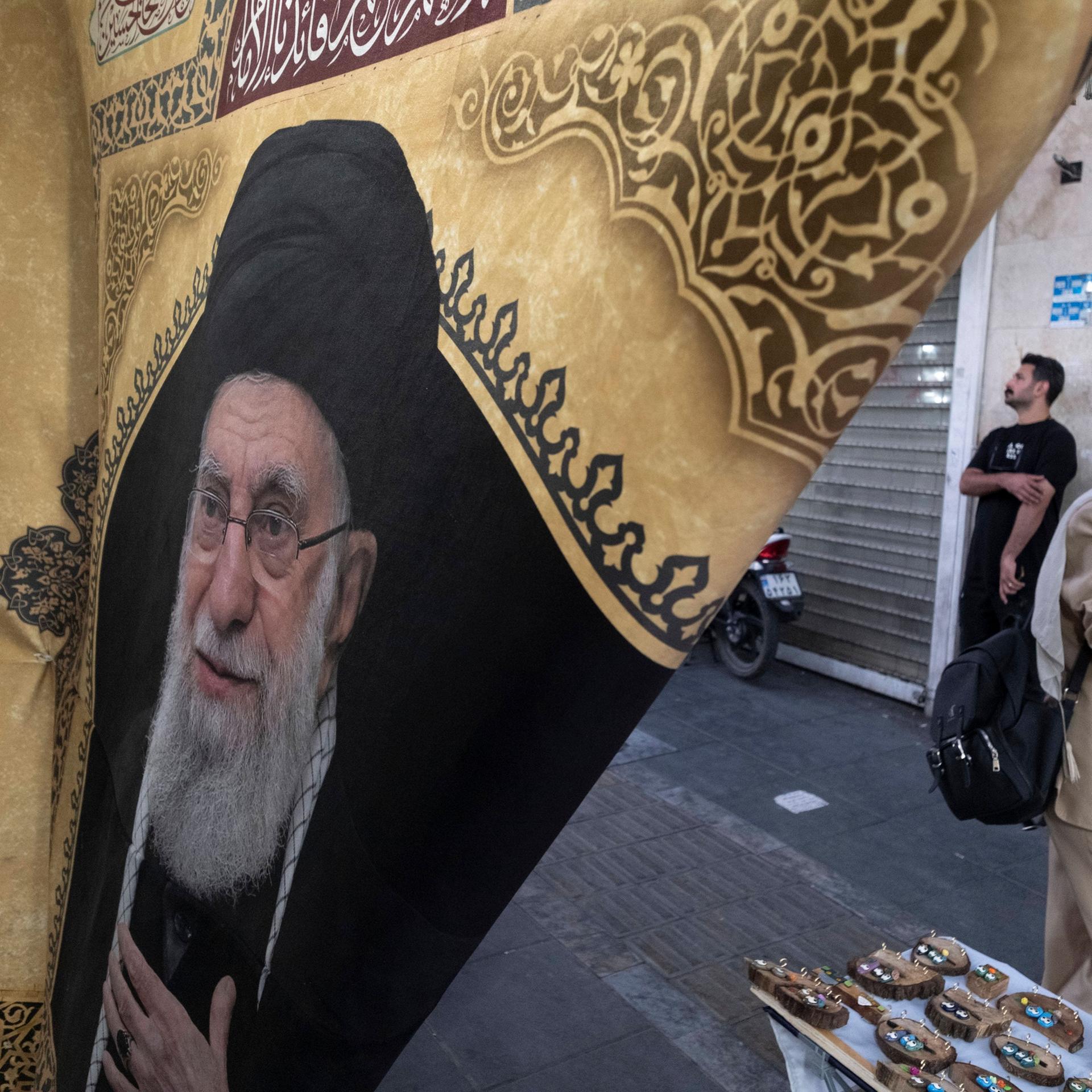 Iran: Kein Regime-Wechsel - statt dessen? Interview m. Daniela Sepheri