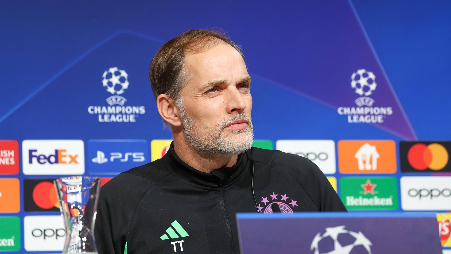 Ein nachdenklicher Thomas Tuchel bei der Pressekonferenz vor dem Rückspiel gegen Lazio Rom im Champions-League-Achtelfinale.