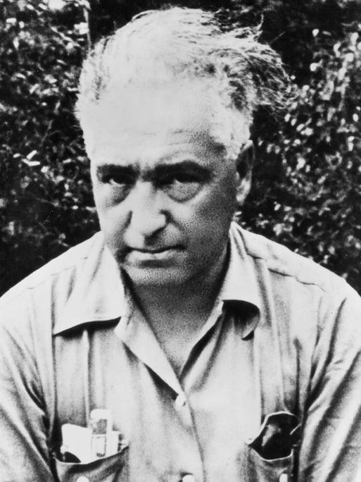 Der Psychoanalytiker Wilhelm Reich im Portät in schwarz-weiß. Undatierte Aufnahme, vermutlich aus den 1940er Jahren.