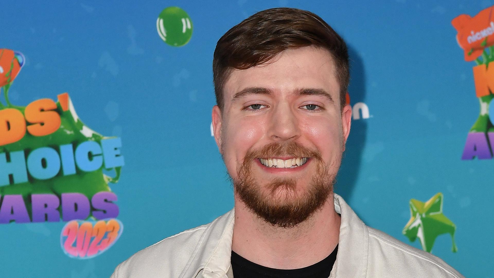 Der US-amerikanische YouTuber "MrBeast", der mit bürgerlichem Namen James Donaldson heißt. Der US-amerikanische YouTuber "MrBeast", der mit bürgerlichem Namen James Donaldson heißt.