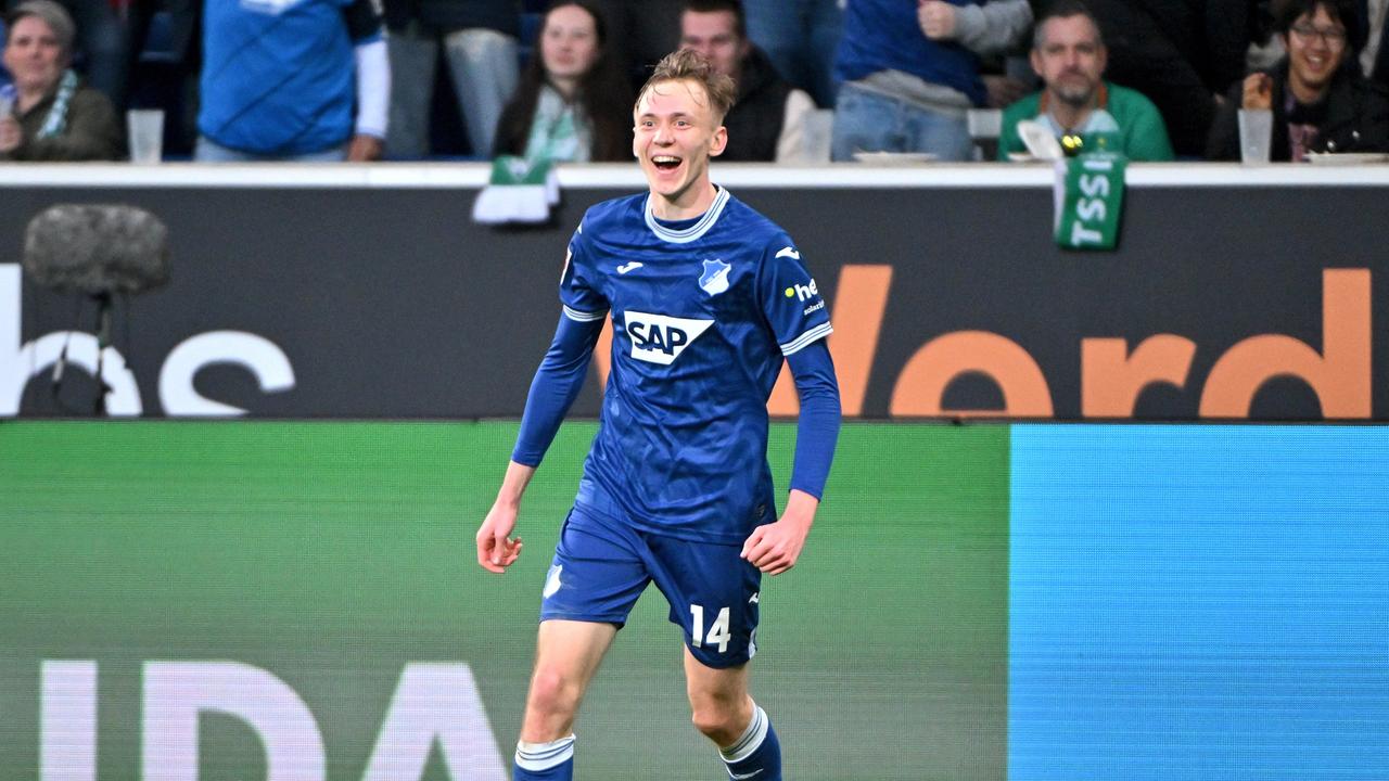 Hoffenheim-Spieler Maximilian Beier jubelt nach einem Tor