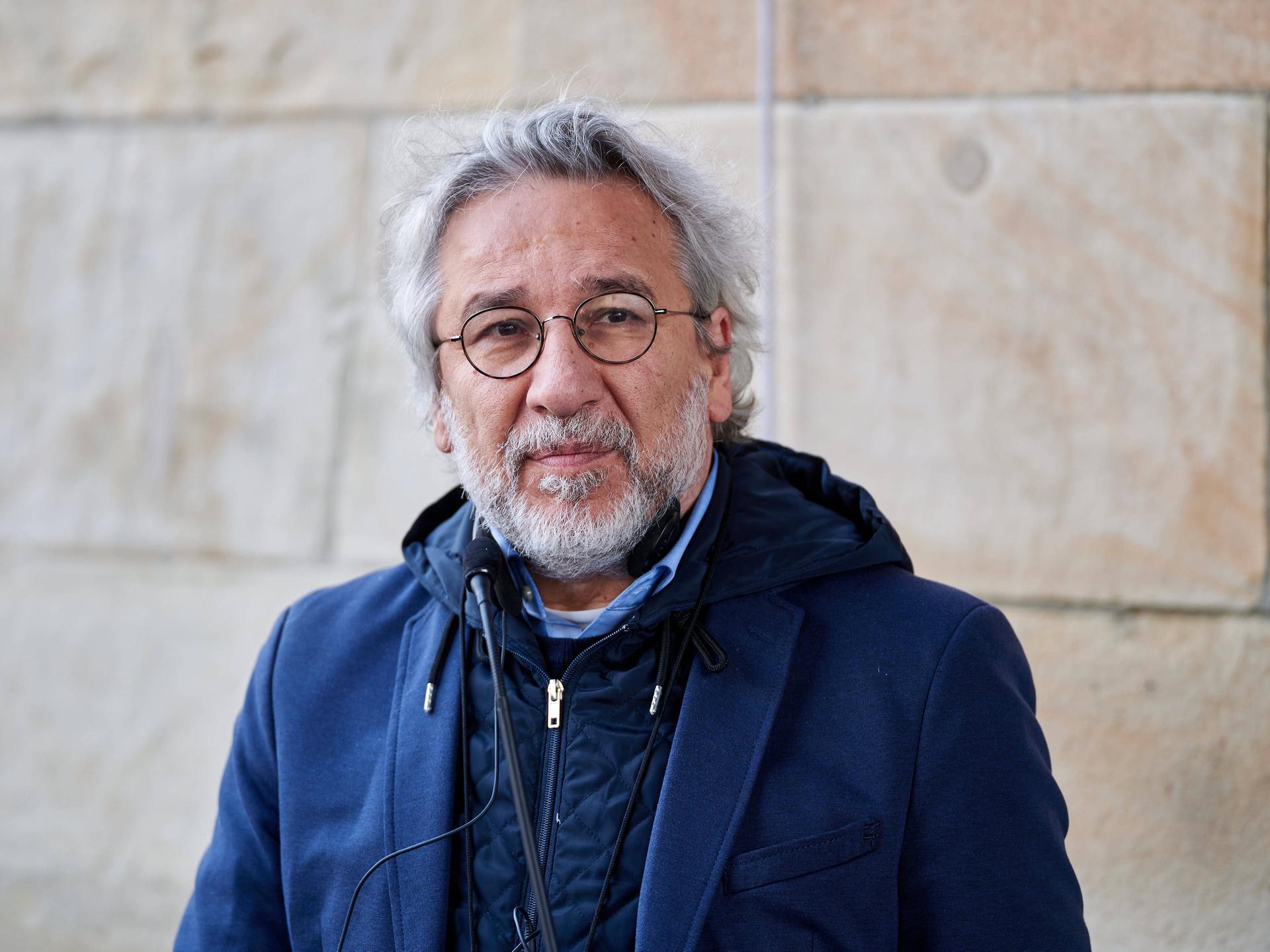 Der Autor und Journalist Can Dündar hat einen Mann interviewt, der ihn umbringen sollte.