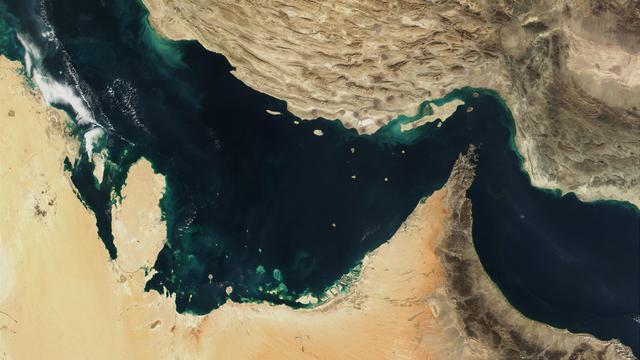 Der Persische Golf, die Straße von Hormus und der Golf von Oman in einer Satellitenaufnahme