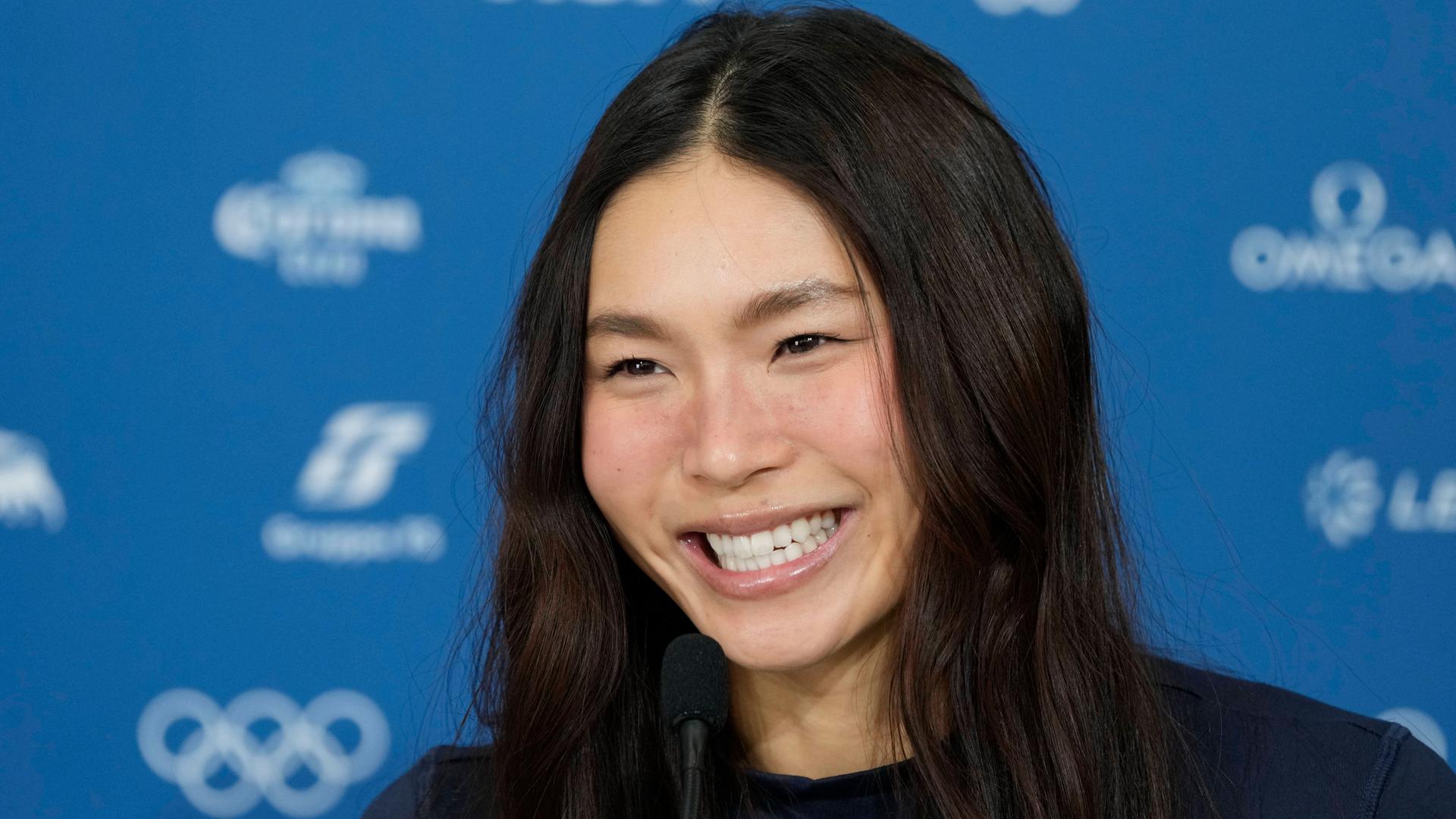 Olympia: Portrait-Aufnahme von Chloe Kim auf einer Pressekonferenz des US-Snowboard-Teams Olympia: Portrait-Aufnahme von Chloe Kim auf einer Pressekonferenz des US-Snowboard-Teams
