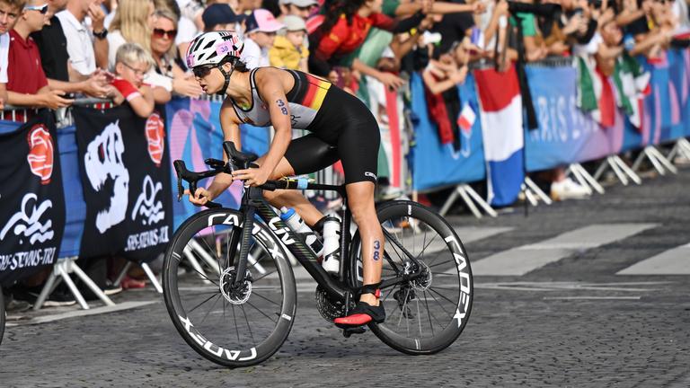 Olympische Spiele - Deutsche Triathletinnen stürzen mit dem Rad