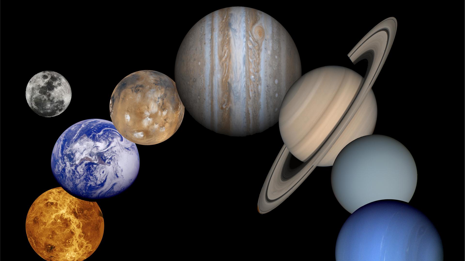 Dartstellung der acht Planeten unseres Sonnensystems: Merkur, Venus, Erde, Mars, Jupiter, Saturn, Uranus und Neptun.