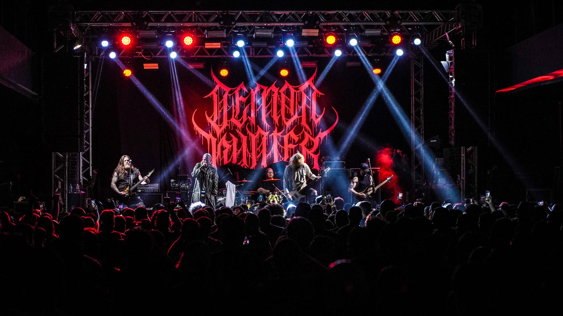 Die christliche Metal-Band aus Seattle bei einem Konzert in Brasilien im Dezember 2025 Die christliche Metal-Band aus Seattle bei einem Konzert in Brasilien im Dezember 2025