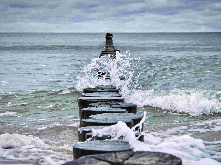 Wellenbrecher in der Ostsee Wellenbrecher in der Ostsee
